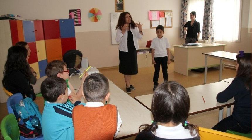 &Ccedil;ankayalı &Ccedil;ocuklar Felsefe Eğitimi Alıyor