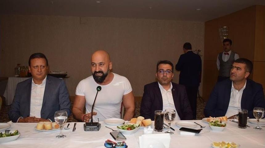 15 Temmuz&rsquo;un Sembol İsimlerinden Metin Doğan Ak&ccedil;adağlı Gen&ccedil; İş Adamları İle Bir Araya Geldi