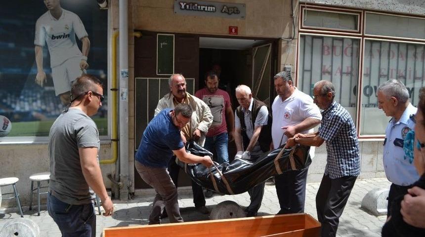 Başını Duvara &Ccedil;arpan G&ouml;rme Engelli Kadın Hayatını Kaybetti