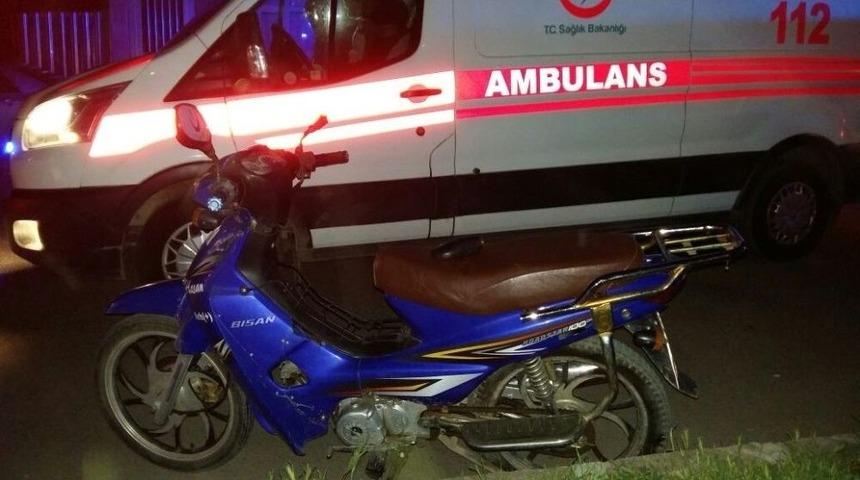 K&ouml;peğe &Ccedil;arpan Motosikletli Yaralandı