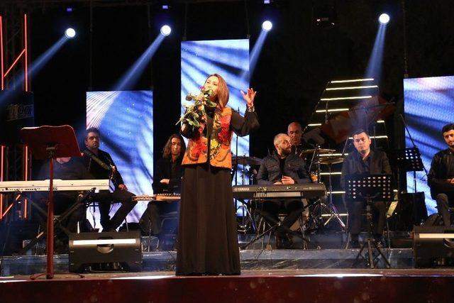 Azerin, Orduluları Coşturdu 1