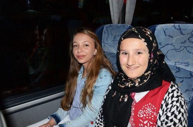 Boz&uuml;y&uuml;kl&uuml; Gen&ccedil;ler Destanların Yazıldığı &Ccedil;anakkale&rsquo;ye Yola &Ccedil;ıktı 1