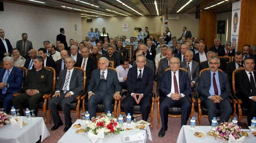 Akdeniz: &ldquo;trafikte Hepimizin Hayatı Tehdit Altında&rdquo;