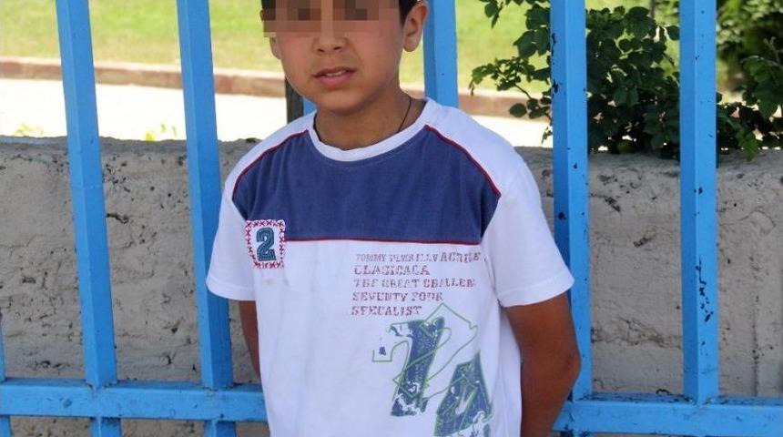 Anneler G&uuml;n&uuml; Hediyesi İ&ccedil;in 1 Lirasını Alan &Uuml;vey Oğlunu Darp Ettiği İddiası