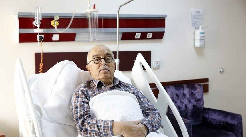 K&uuml;&ccedil;&uuml;k Adımlarla Y&uuml;r&uuml;yen Yaşlı Hastalara Hidrosefali Uyarısı