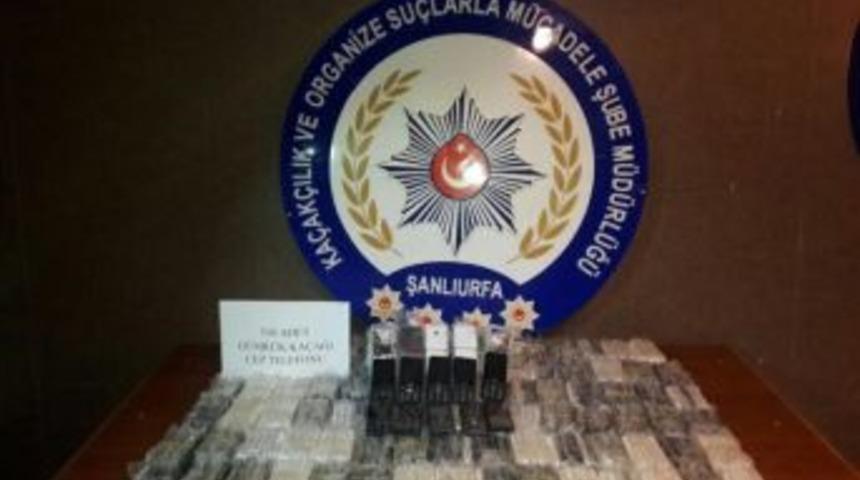 Otomobilin Kapılarına Gizlenmiş 510 Adet Ka&ccedil;ak Cep Telefonu Ele Ge&ccedil;irildi