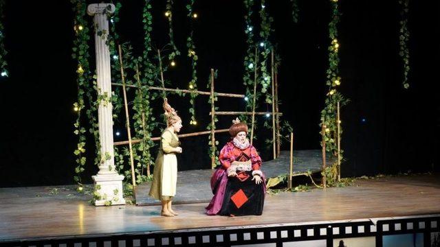 &lsquo;bir Yaz Masalı&rsquo; Miniklerin Beğenisini Topladı 1