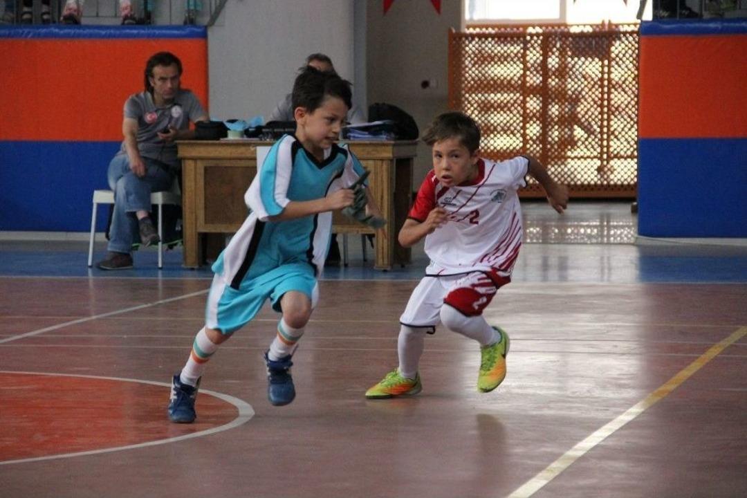 &Ccedil;ocuklar &Ouml;zlerine D&ouml;nd&uuml;