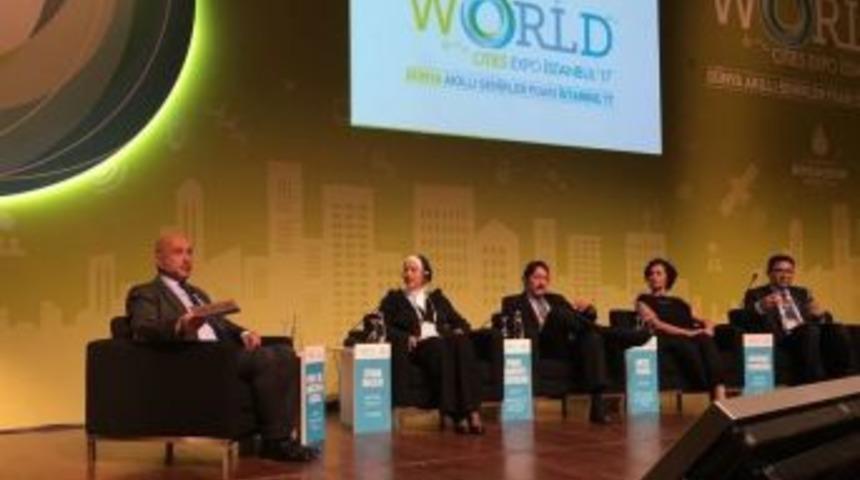 Ilıcalı, Uluslararası Fuarın Moderat&ouml;rl&uuml;ğ&uuml;n&uuml; Yaptı