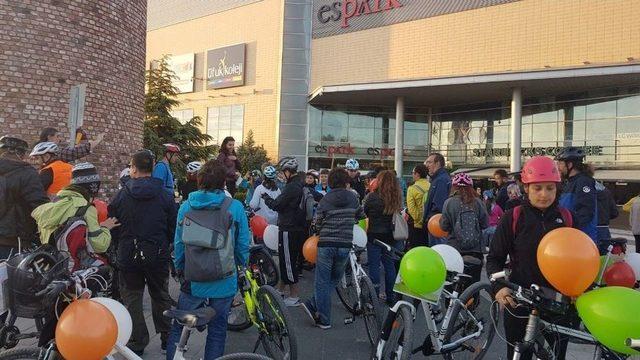 Dünya Oyun Oynama Gününde Pedallara Bastılar