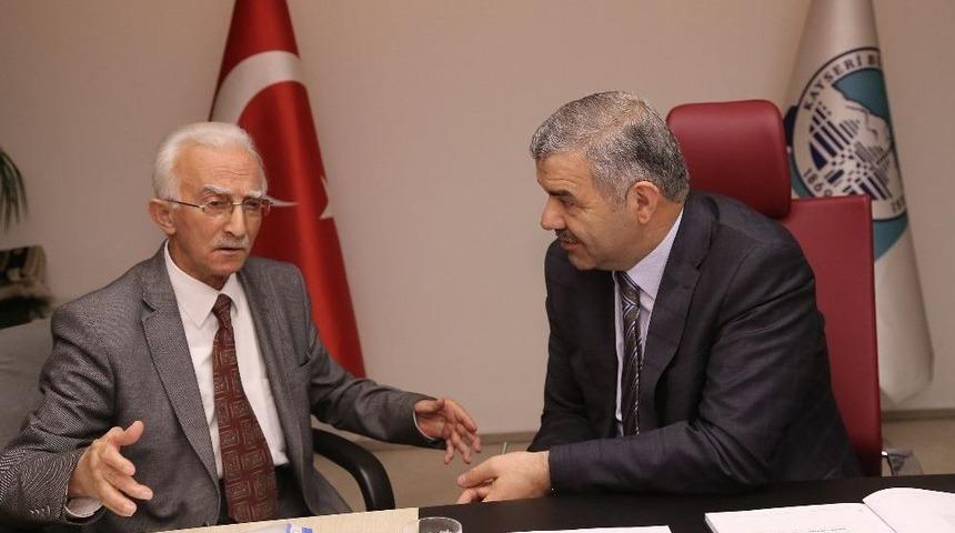 Başkan &Ccedil;elik Muhtarlarla Toplantı Yaptı