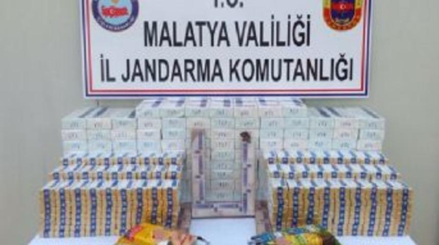 Kadın &Ccedil;orabına Ve Cips Paketlerine Gizlenmiş Ka&ccedil;ak Sigaralar Ele Ge&ccedil;irildi