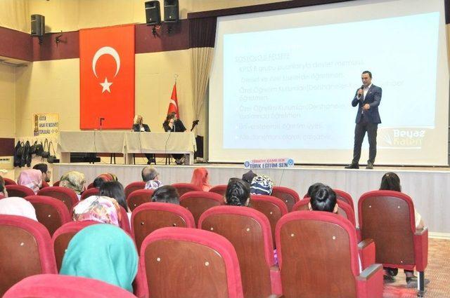 Kmü’de Aile Danışmanlığı Ve Kpss Bilgilendirme Konferansı