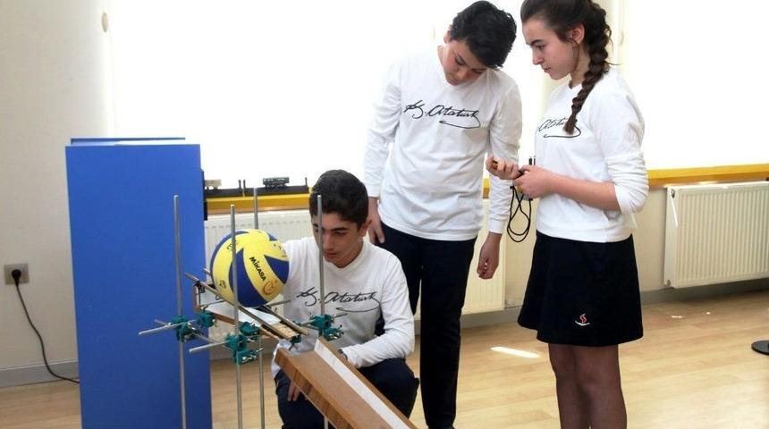 Geleceğin M&uuml;hendisleri Sanko Okullarından