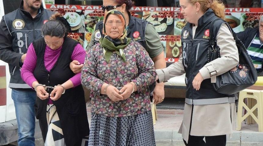 Yakalanmamak İ&ccedil;in Sokağa G&ouml;zc&uuml; Dikmişler