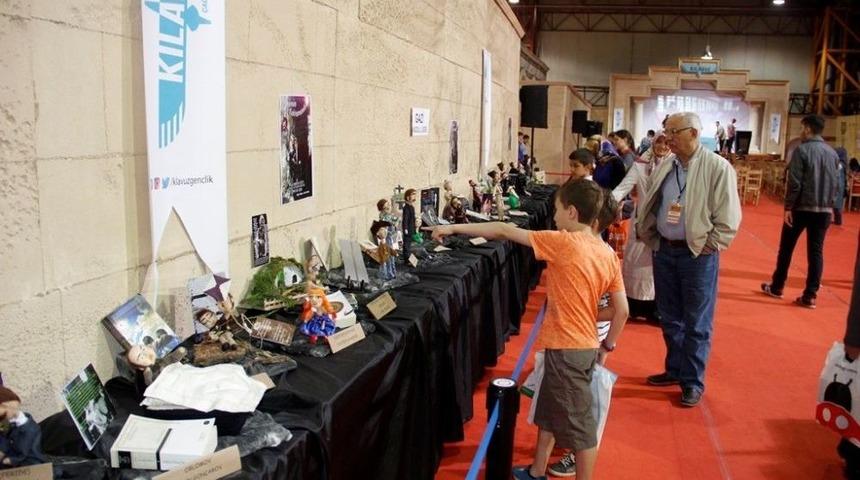 &Uuml;nl&uuml; Roman Kahramanları Kocaeli Kitap Fuarı&rsquo;nda