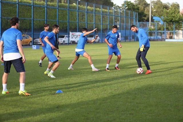 Adana Demirspor, Mersin İdmanyurdu Hazırlıklarını S&uuml;rd&uuml;rd&uuml; 1