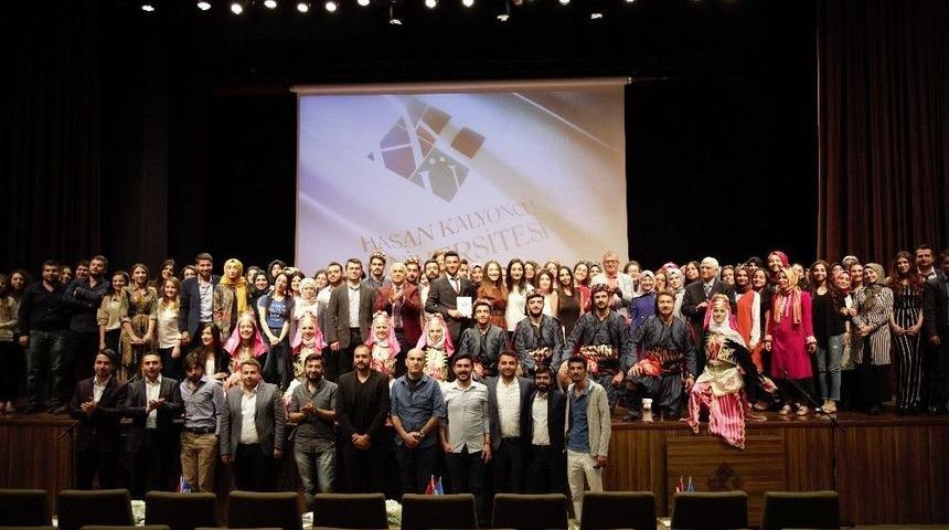 Aile Ve Evlilik İlişkileri Sanat İle Buluştu
