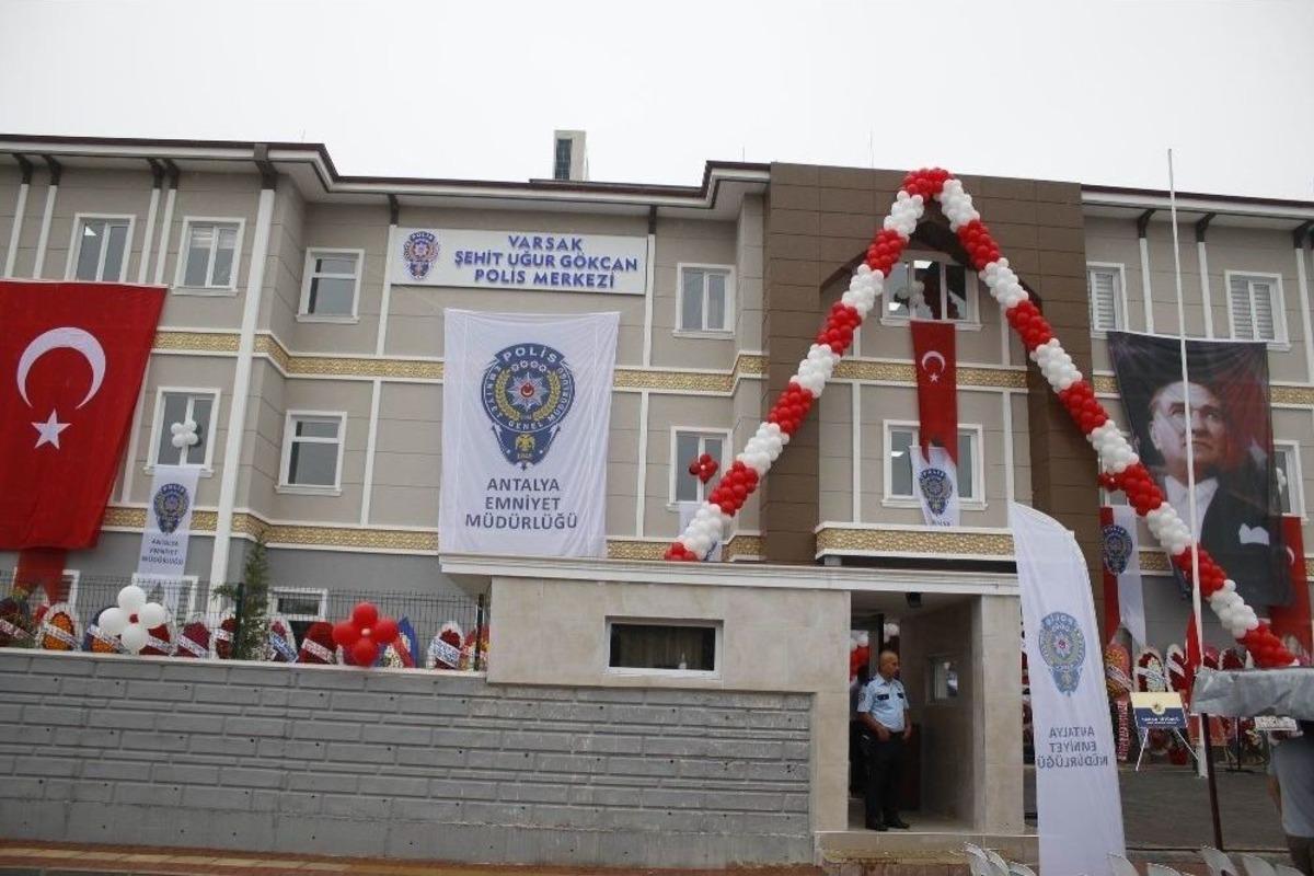 Silahlı Saldırgana M&uuml;dahale Ederken Şehit D&uuml;şen Emniyet M&uuml;d&uuml;r&uuml;ne Vefa