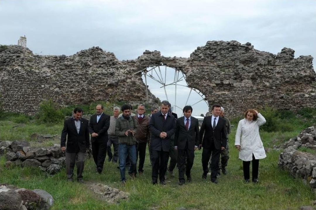 Vali Azmi &Ccedil;elik, Karacaşehir Mahallesi&rsquo;ni Ziyaret Etti