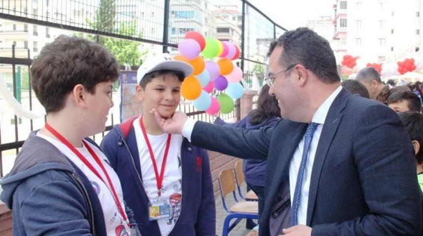 Taş&ccedil;ı&rsquo;dan &Ouml;ğrencilere Halı Saha M&uuml;jdesi