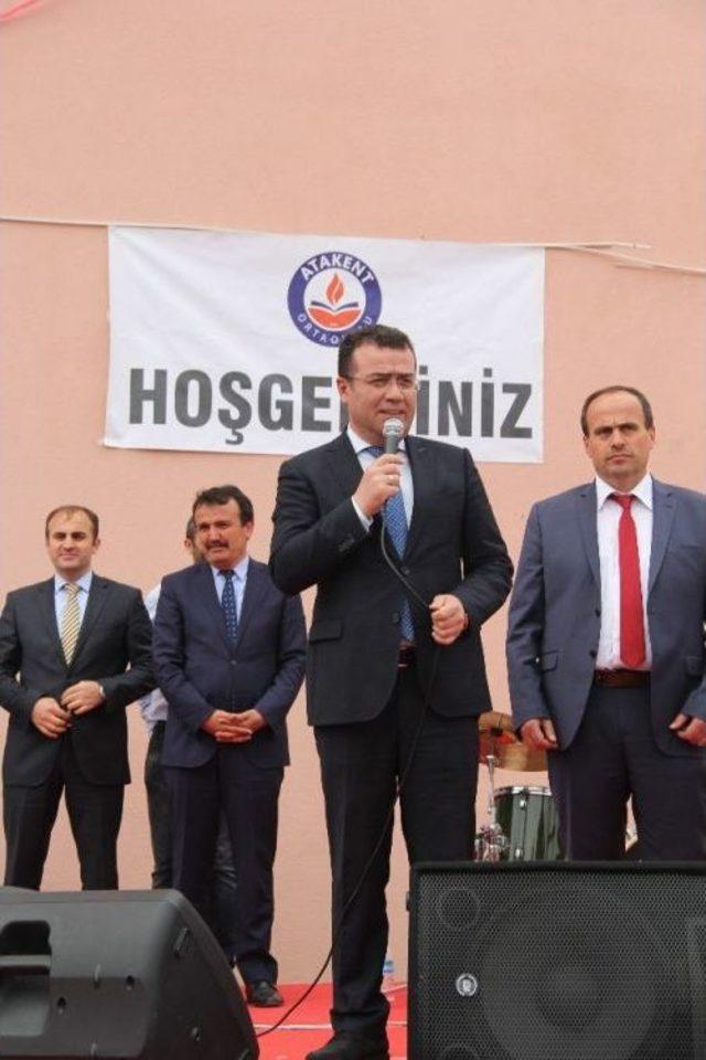 Taşçı’dan Öğrencilere Halı Saha Müjdesi