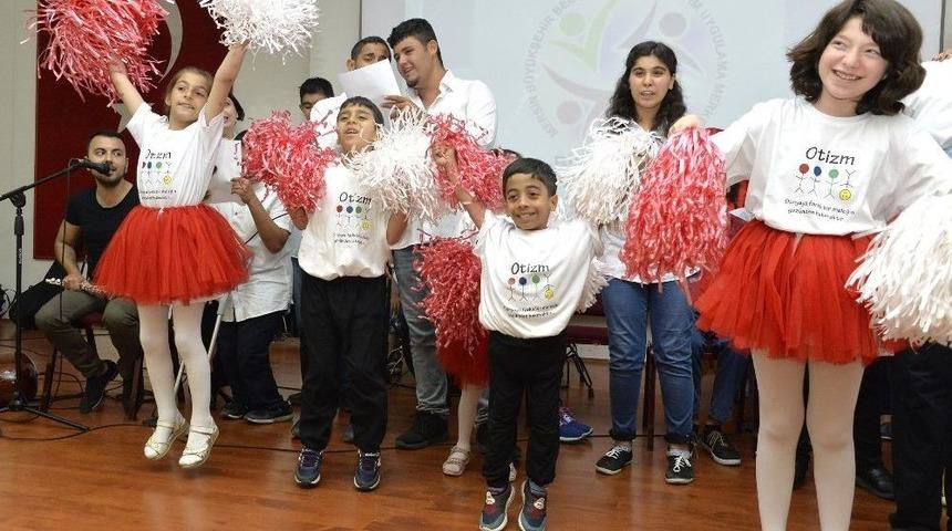 Engeliler, Birlikteyiz Projesi&rsquo;nin Etkinliğinde G&ouml;n&uuml;llerince Eğlendiler
