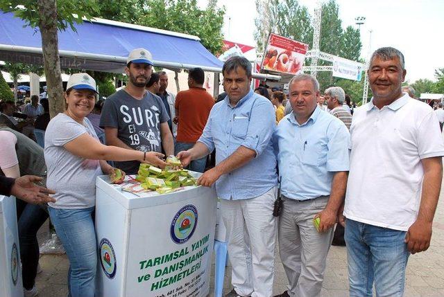 Salihli’de Çiftçiler Gününde 5 Bin Kişilik Lokma Hayrı