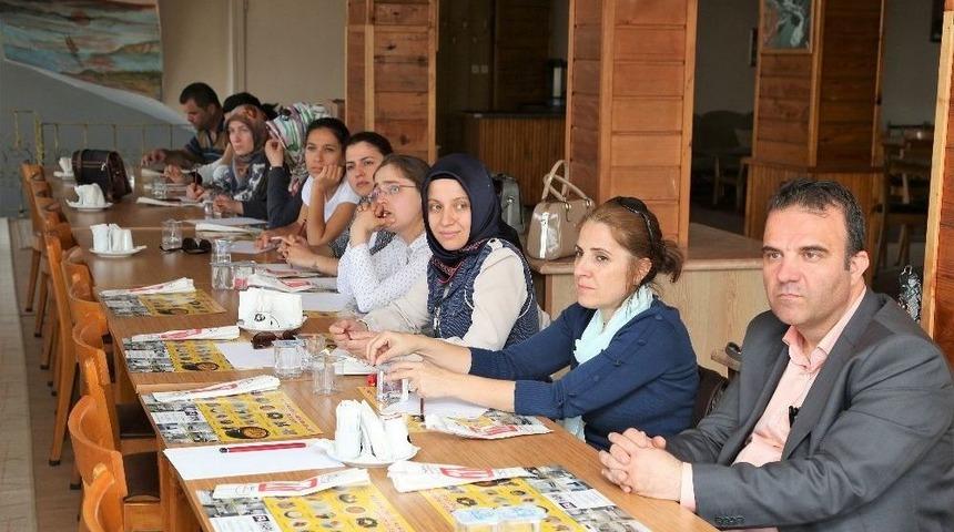 &Ccedil;ocuk &Uuml;niversitesi Y&ouml;netimi Rehber &Ouml;ğretmenlerle Buluştu