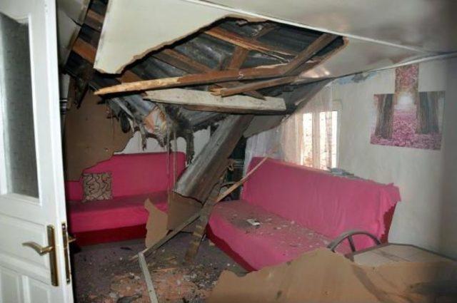 İnşaattaki Tuğlalar, Yandaki Gecekondunun Üzerine Devrildi 1