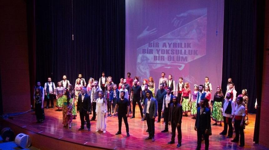 Tiyatro Ve Dans G&ouml;sterisinde Sakaryadaki Roman K&uuml;lt&uuml;r&uuml; Konu Alındı