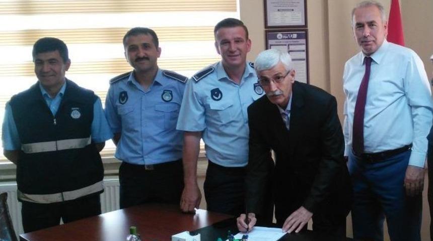 Zabıta Memuru Fedai &Ouml;zdemir Emekli Oldu