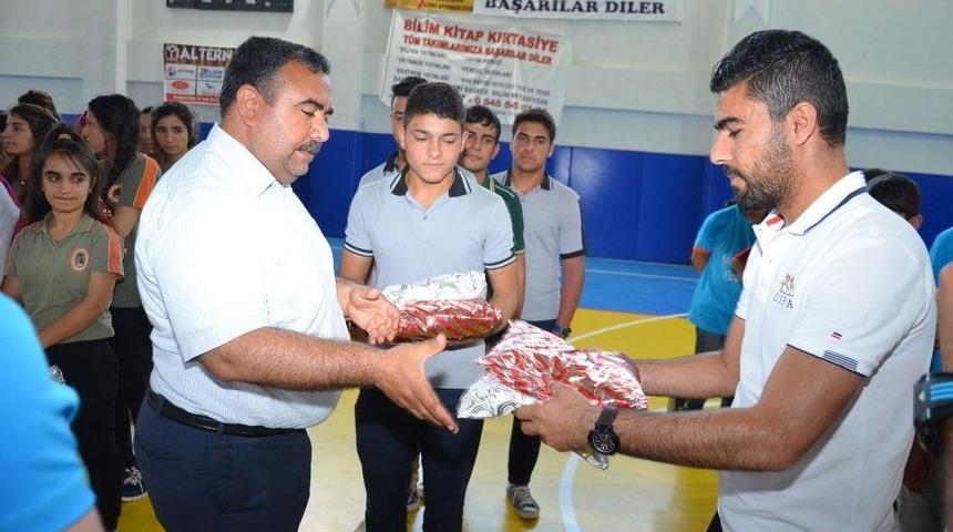 Kayyum Atanan Belediyeden Eğitime Katkı