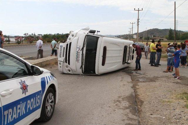 Fethiye’de Öğrenci Servisi Devrildi: 5 Yaralı