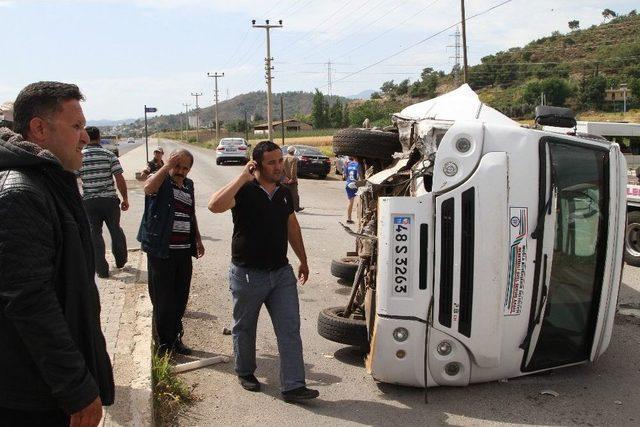 Fethiye’de Öğrenci Servisi Devrildi: 5 Yaralı