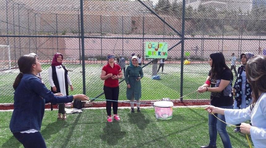 &Uuml;niversite De "oyun Bizim İşimiz" Etkinliği Ger&ccedil;ekleştirildi