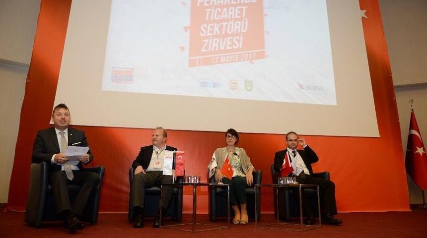 &lsquo;perakende Zirvesi&rsquo; Sekt&ouml;r&uuml;n Geleceğine Işık Tuttu