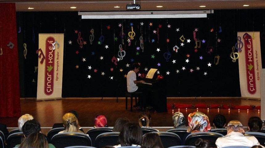 &Ouml;ğrencilerden Piyano Resitali