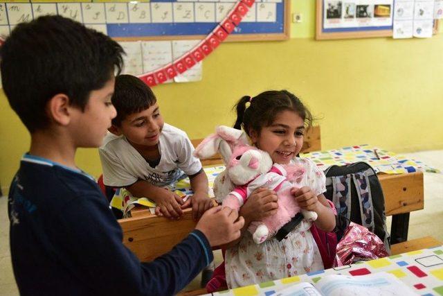 &Ouml;ğrencilerin Oyuncak Mutluluğu 1