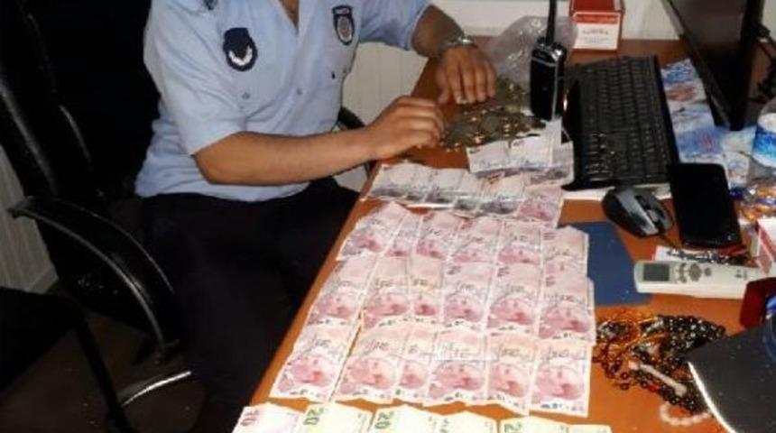 Dilencinin Üzerinden 840 Lira  Çıktı