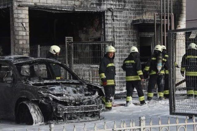 Akaryakıt Istasyonunda Çıkan Yangında Facianın Eşiğinden Dönüldü