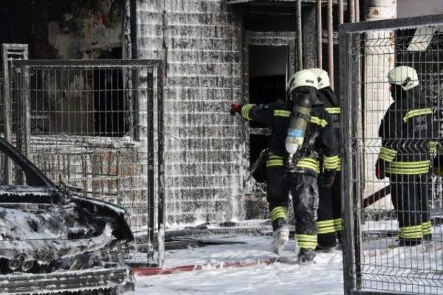 Akaryakıt Istasyonunda Çıkan Yangında Facianın Eşiğinden Dönüldü