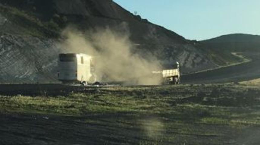 Elazığ&rsquo;daki Otob&uuml;s Kazasını Anlatan Fotoğraf