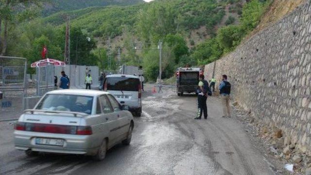 Tunceli'de Pkk'lı 'canlı Bomba' Polisle Girdiği Çatışmada Öldü (2)