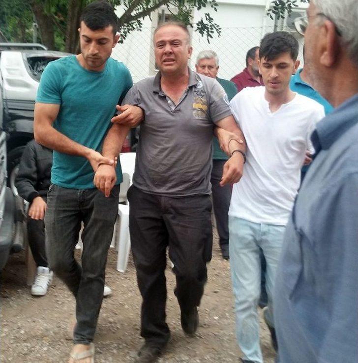 1 Saat Boyunca Annesinin Cesedinin Yanında Babasını Bekledi G2