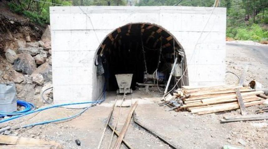 K&ouml;m&uuml;r Ocağında Metan Gazı 2 Can Aldı (4)