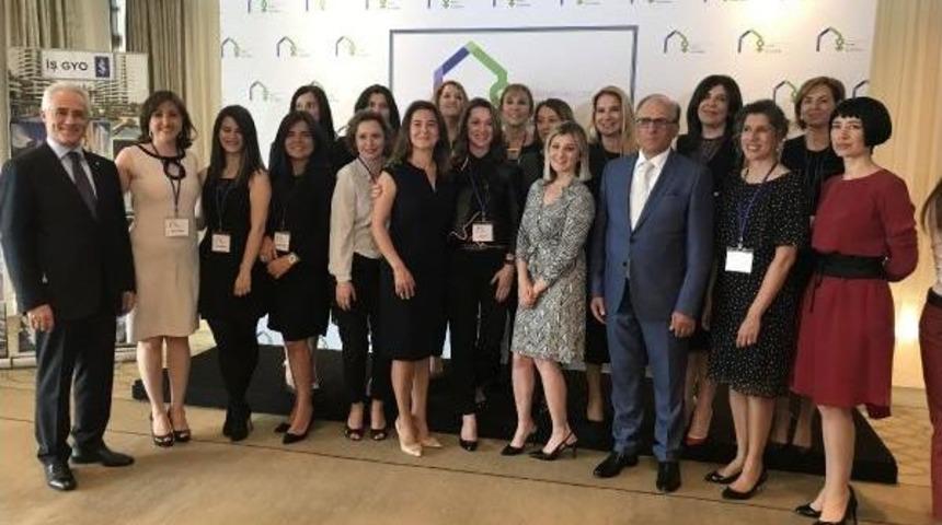 Gayrimenkulde Kadınlar, Sekt&ouml;re Liderlik Etmeye Aday