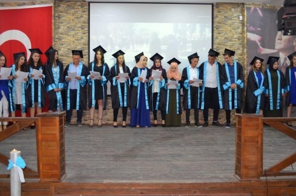İvrindi&rsquo; De Mezuniyet Coşkusu