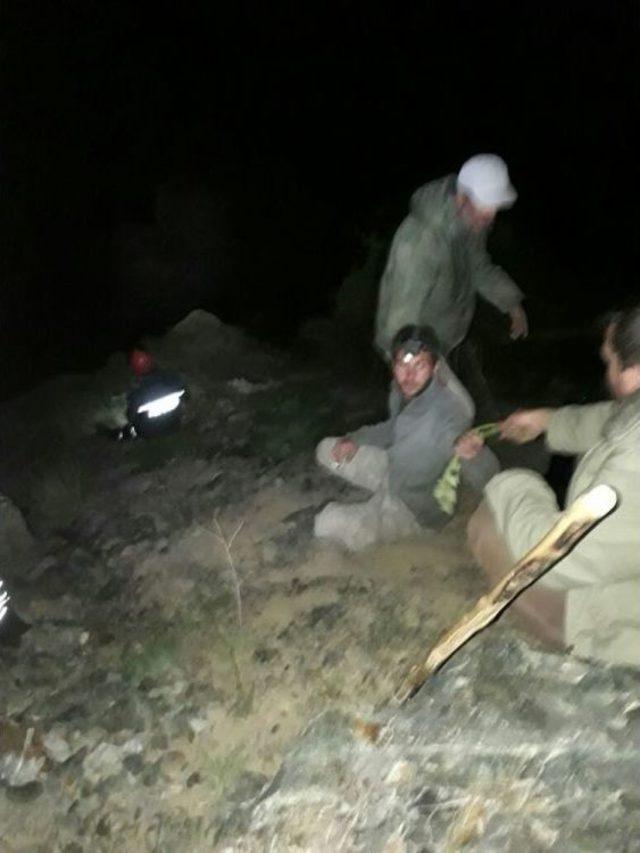 Mantar Toplamak İçin Çıktığı Dağda Mahsur Kalan Vatandaşı Afad Kurtardı