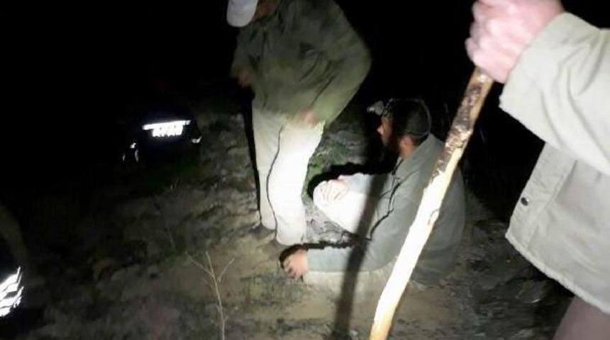 Mahsur Kalan K&ouml;yl&uuml; 7 Saat Sonra Kurtarıldı